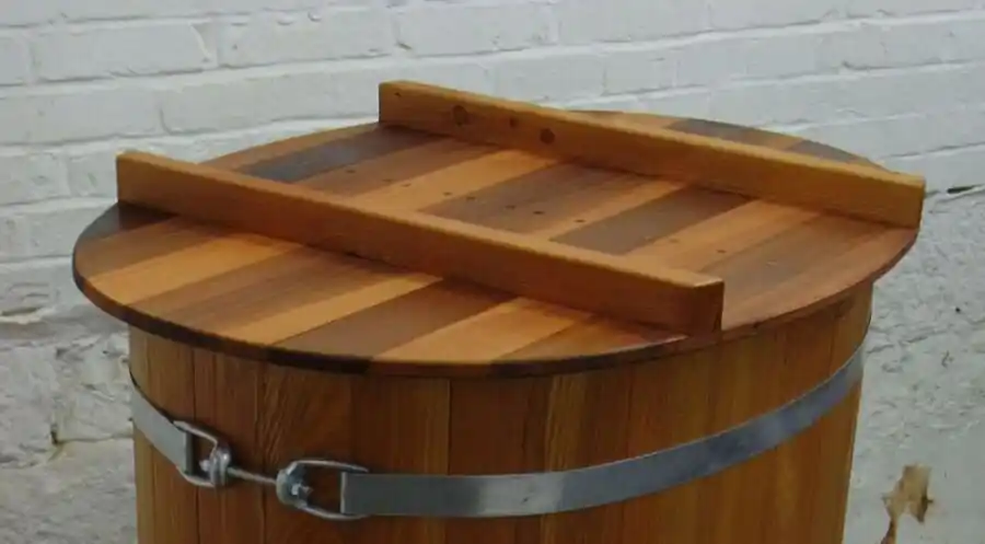 UV beständiger Red Cedar Holzbottich Deckel 135 cm x 73 cm Lasuranstrich außen Top-Preis