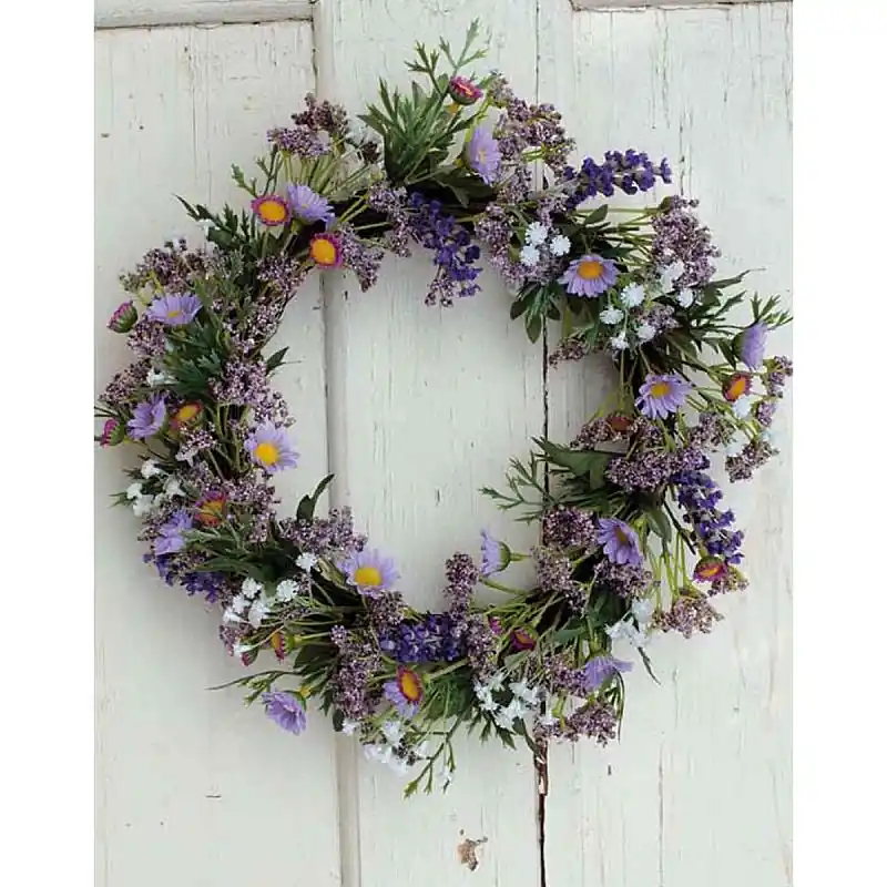 Begrenztes Angebot Künstlicher Kranz Lavendel / Gänseblümchen / Gypsophilia auf Rattan, Ø 32 cm